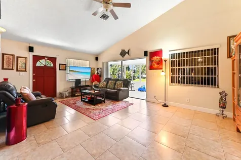 6257 Nw 1st Street Margate FL 33063