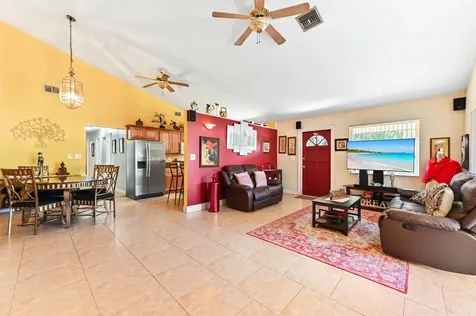 6257 Nw 1st Street Margate FL 33063