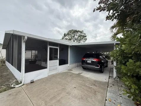 8508 Se Swan Avenue Hobe Sound FL 33455