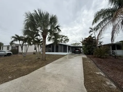 8508 Se Swan Avenue Hobe Sound FL 33455