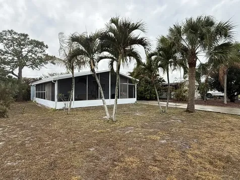 8508 Se Swan Avenue Hobe Sound FL 33455