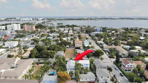 123 S Ocean Breeze Lake Worth Beach FL 33460
