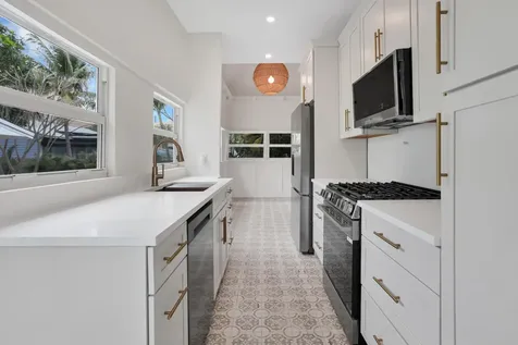 123 S Ocean Breeze Lake Worth Beach FL 33460