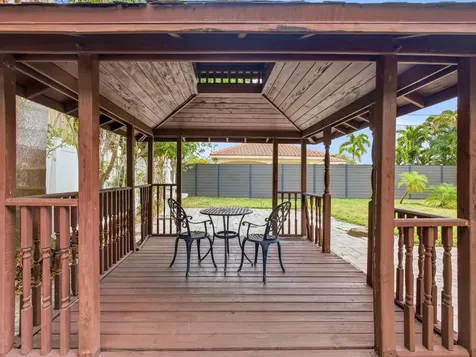 1921 NE 28th Court Lighthouse Point FL 33064