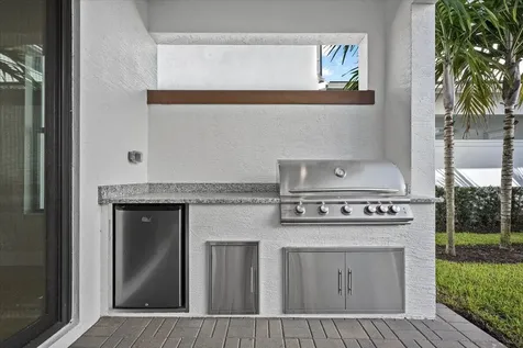 1005 Faulkner Terrace Palm Beach Gardens FL 33418