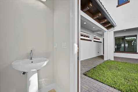 1005 Faulkner Terrace Palm Beach Gardens FL 33418