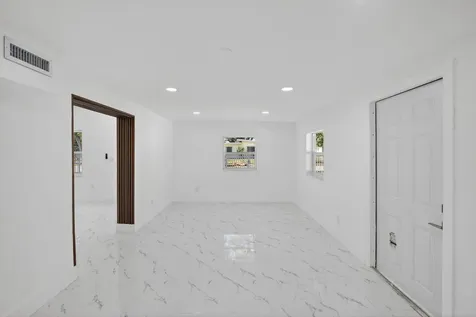 13685 Nw 3rd Avenue North Miami FL 33168