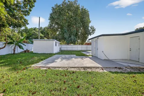 13685 Nw 3rd Avenue North Miami FL 33168
