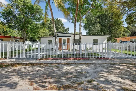 13685 Nw 3rd Avenue North Miami FL 33168