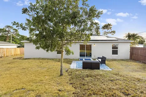 417 Se Seahouse Drive Port Saint Lucie FL 34983