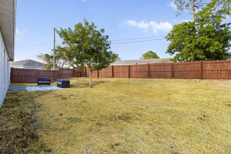 417 Se Seahouse Drive Port Saint Lucie FL 34983
