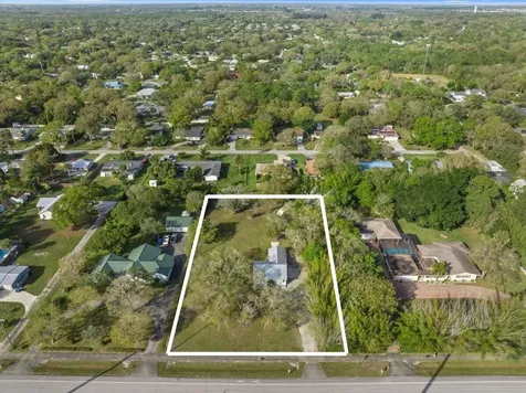 925 27th Avenue Vero Beach FL 32960