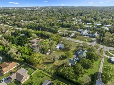 925 27th Avenue Vero Beach FL 32960