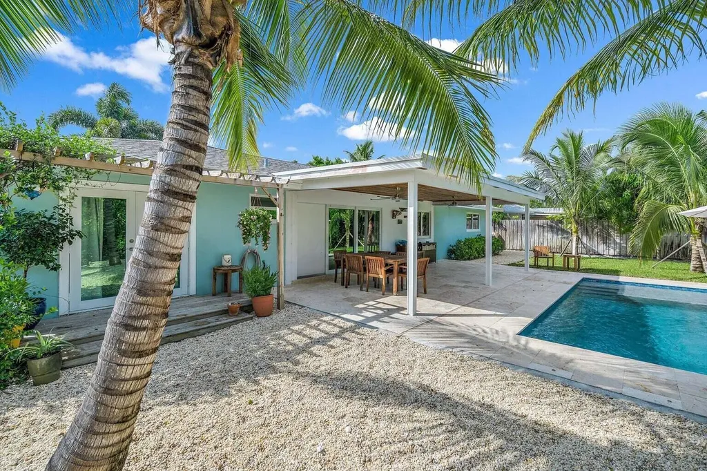 356 Mars Avenue Tequesta FL 33469