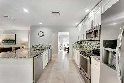 7379 London Lane Boca Raton FL 33433
