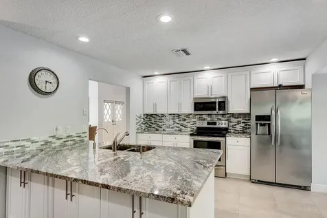 7379 London Lane Boca Raton FL 33433