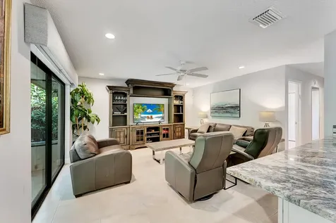 7379 London Lane Boca Raton FL 33433