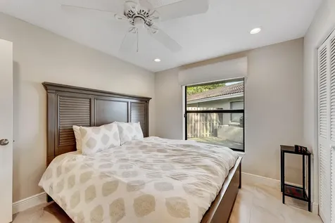 7379 London Lane Boca Raton FL 33433