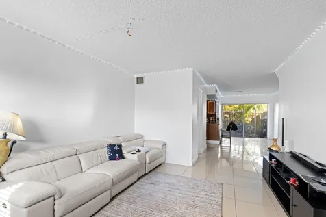 5909 Sw 36th Court Davie FL 33314
