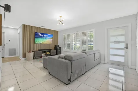 351 Ne 28th Road Boca Raton FL 33431