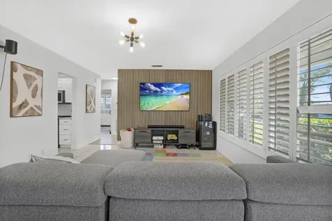 351 Ne 28th Road Boca Raton FL 33431