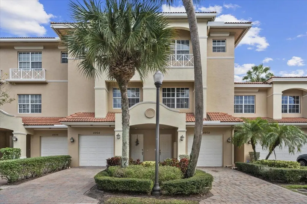 4902 Vine Cliff Way Palm Beach Gardens FL 33418