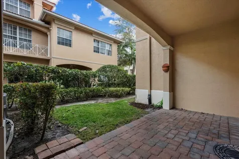 4902 Vine Cliff Way Palm Beach Gardens FL 33418