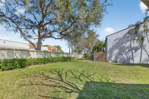 4761 Nw 2nd Avenue Boca Raton FL 33431