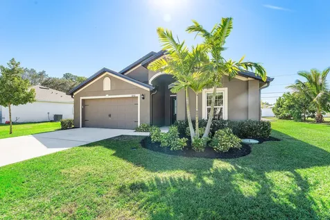 1652 Sw Penrose Avenue Port Saint Lucie FL 34953