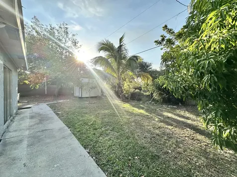 207 Huron Place West Palm Beach FL 33409