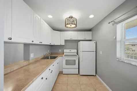 130 Ne 26th Avenue Boynton Beach FL 33435
