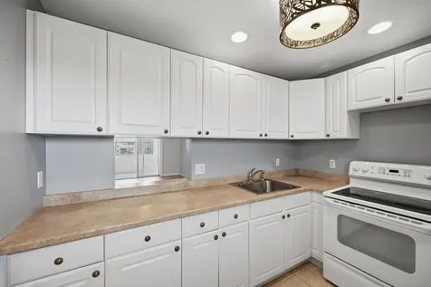 130 Ne 26th Avenue Boynton Beach FL 33435
