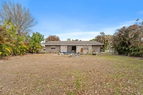 464 Se Asbury Lane Port Saint Lucie FL 34983