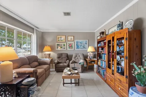 464 Se Asbury Lane Port Saint Lucie FL 34983
