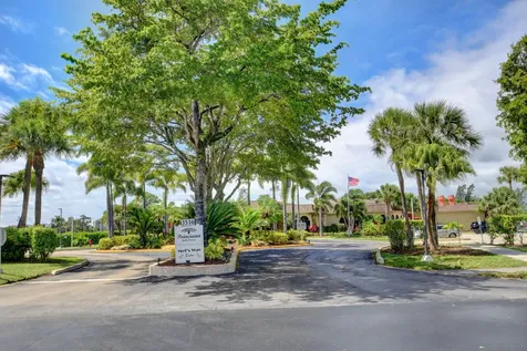 3661 Via Poinciana Lake Worth FL 33467