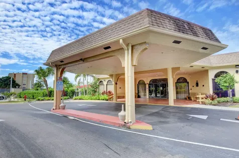 3661 Via Poinciana Lake Worth FL 33467
