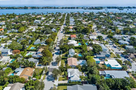 350 Colonial Road West Palm Beach FL 33405