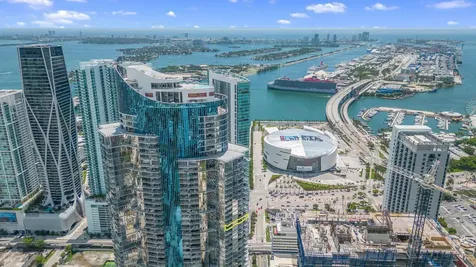 851 Ne 1st Avenue Miami FL 33132