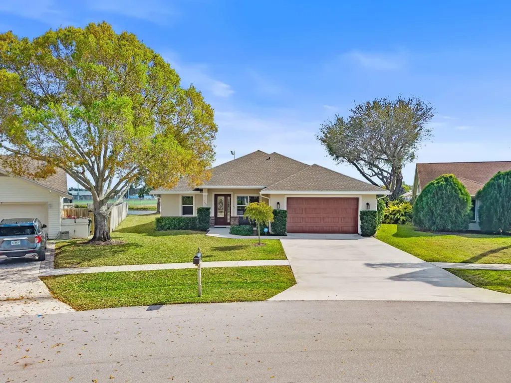 1901 Primrose Lane Wellington FL 33414