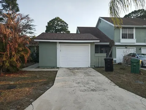 1781 SE Balmoral Court Port Saint Lucie FL 34952