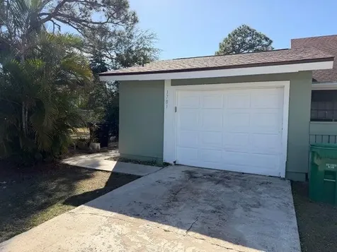 1781 SE Balmoral Court Port Saint Lucie FL 34952