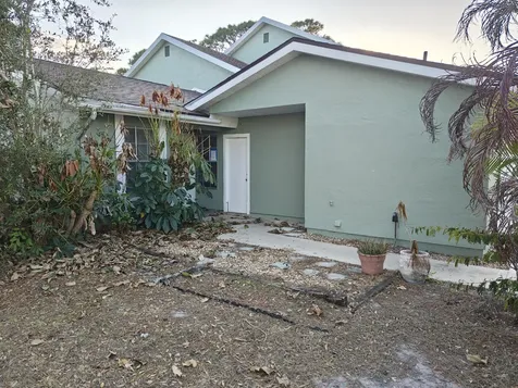 1781 SE Balmoral Court Port Saint Lucie FL 34952