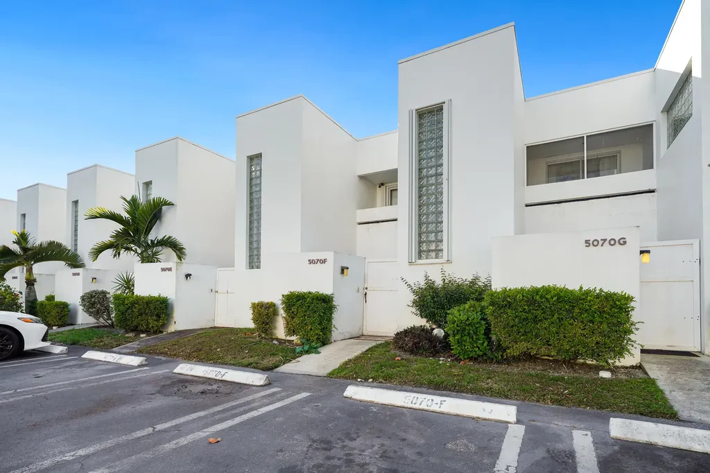5070 Elmhurst Road West Palm Beach FL 33417