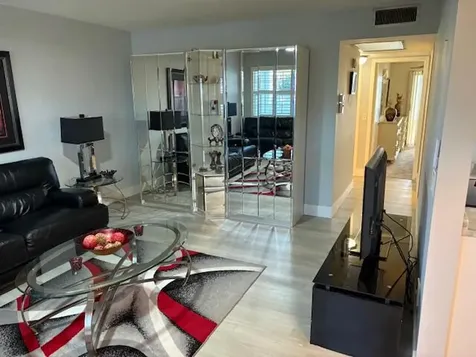 1015 Cornwall A Boca Raton FL 33434
