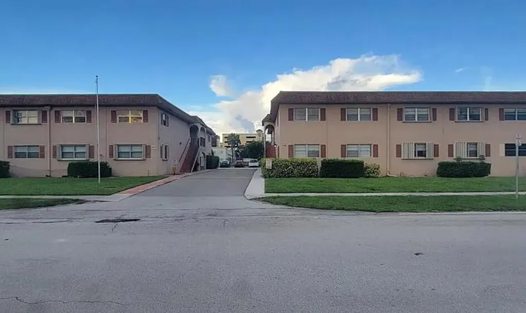 650 SW 2nd Avenue Boca Raton FL 33432