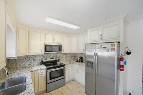 517 Nw Floresta Drive Port Saint Lucie FL 34983