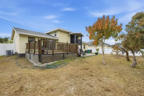 517 Nw Floresta Drive Port Saint Lucie FL 34983