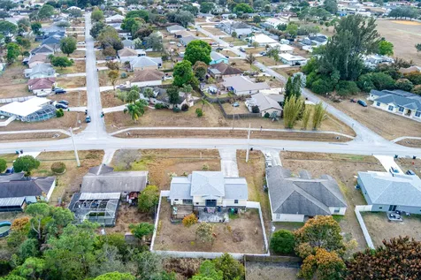 517 Nw Floresta Drive Port Saint Lucie FL 34983