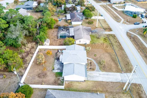 517 Nw Floresta Drive Port Saint Lucie FL 34983
