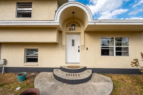 517 Nw Floresta Drive Port Saint Lucie FL 34983